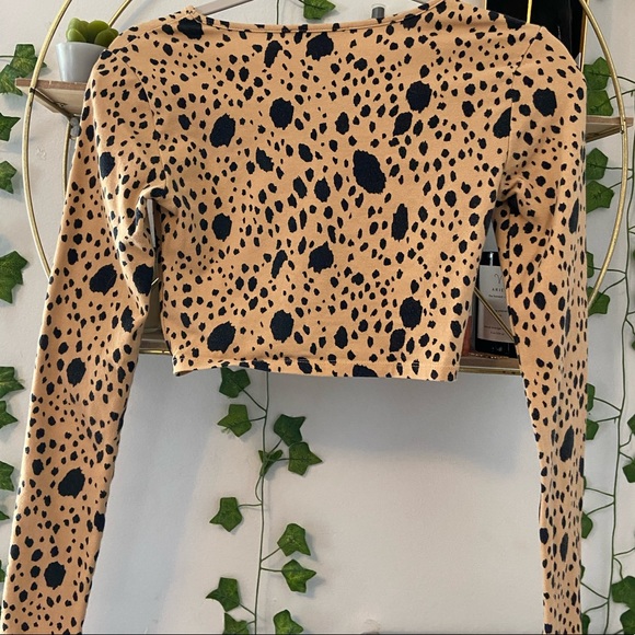 Forever 21 long sleeve crop top - Picture 2 of 2